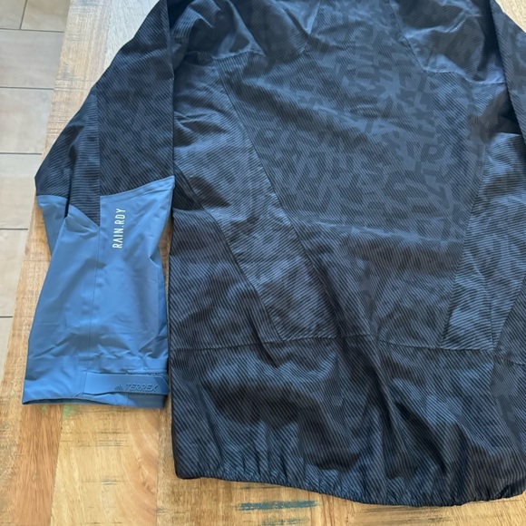 Adidas Men's TERREX Techrock RAIN.RDY Climbing Anorak Black/Wonste Size Medium - Picture 16 of 17